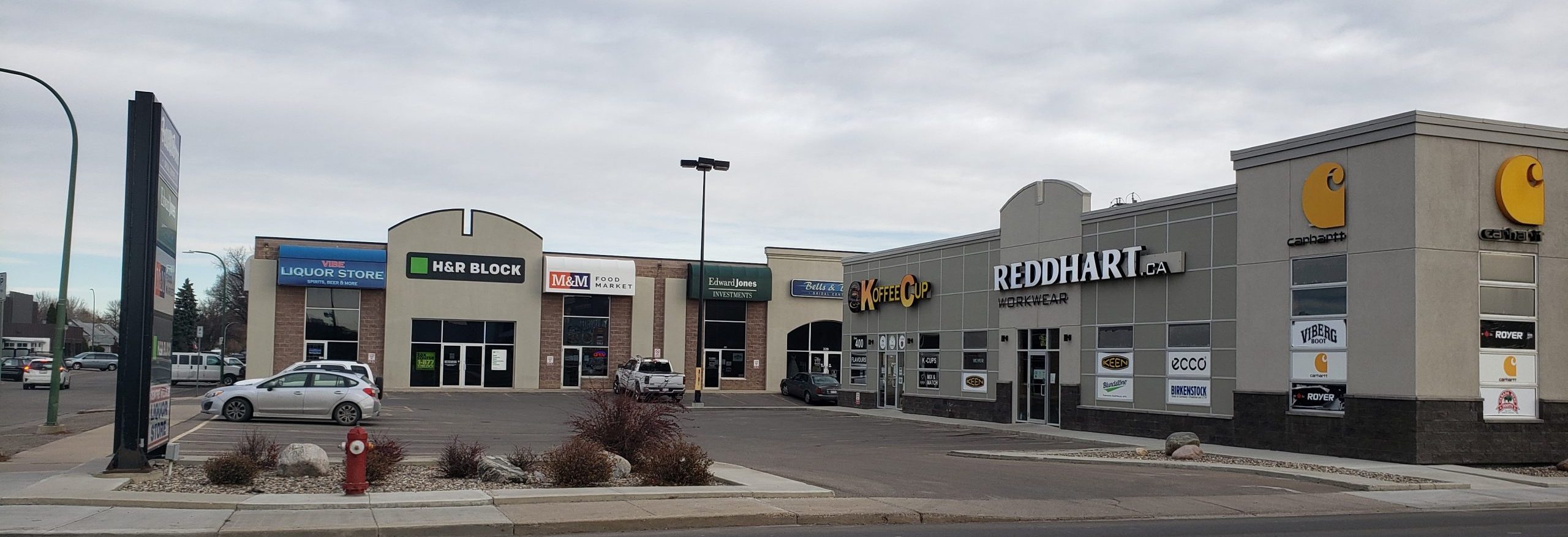 M&M Plaza
